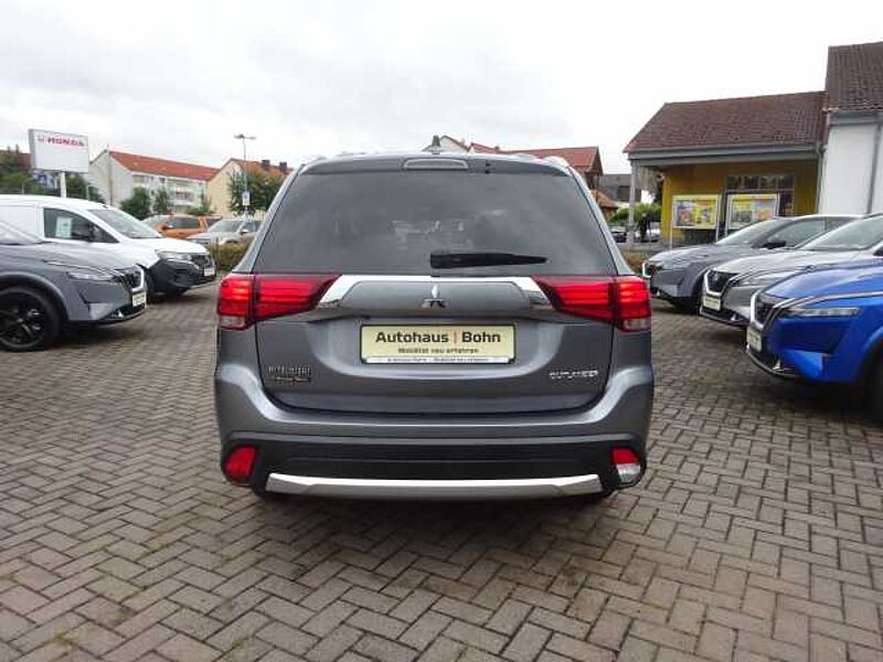 Mitsubishi Outlander 2.0 2WD EDITION 100 aus erster Hand