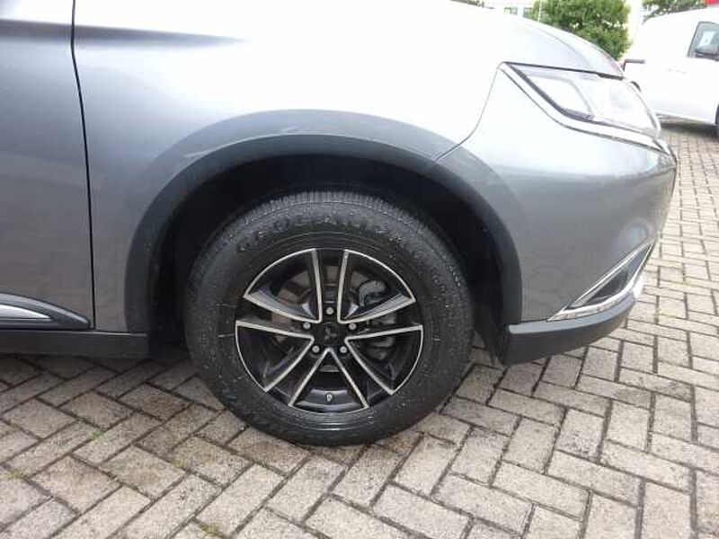 Mitsubishi Outlander 2.0 2WD EDITION 100 aus erster Hand