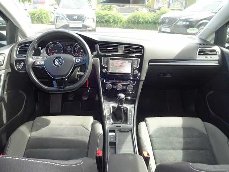 Volkswagen Golf VII 5-Türer 1.4 TSI BlueMotion Technology Highline, 8 fach bereift